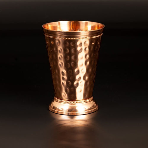 Kupferbecher Caesar – Cocktailbecher (gehämmert, römisch - geprägter Stil, 300 ml) - Specter & Cup