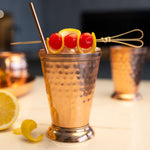 Kupferbecher - Set Caesar – 2x Cocktailbecher (gehämmert, römisch - geprägter Stil, 300 ml) - Specter & Cup